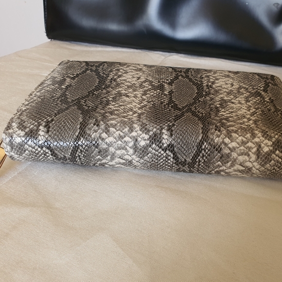 1 DAY SALE 🎉 | LARGE WALLET | Python Skin Clutch - Picture 5 of 16